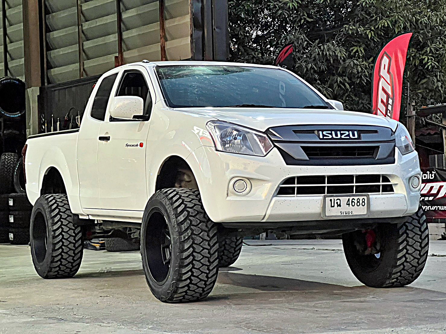 D-MAX ตัวเตี้ย ทำให้เป็นตัวสูง ทรงเมกา
