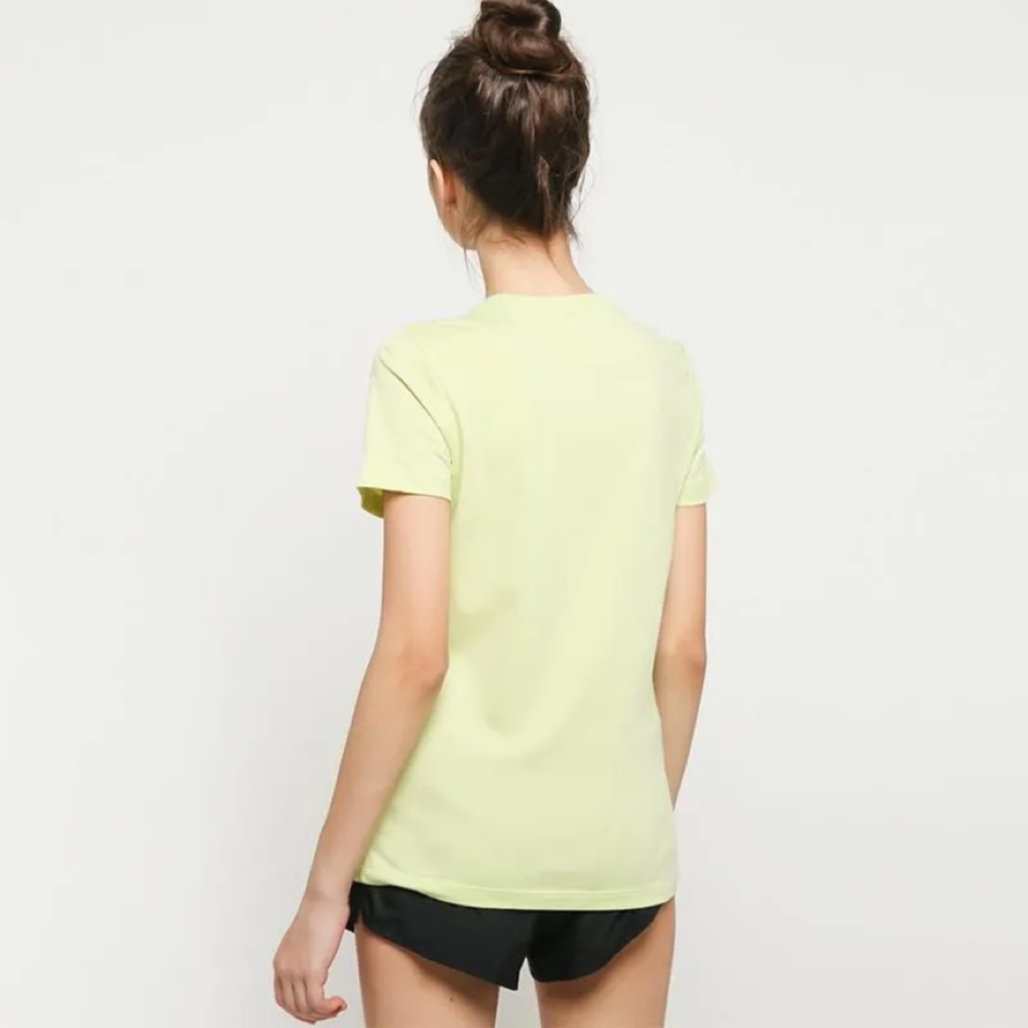 เสื้อผู้หญิง Nike Novel T3 Tee (M)