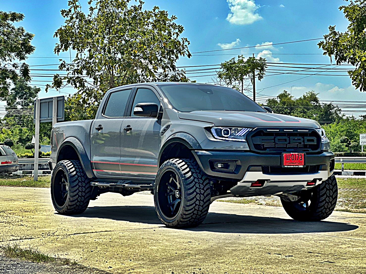 FORD RAPTOR ทรงเมกา่ ล้อ HOSTILE H113