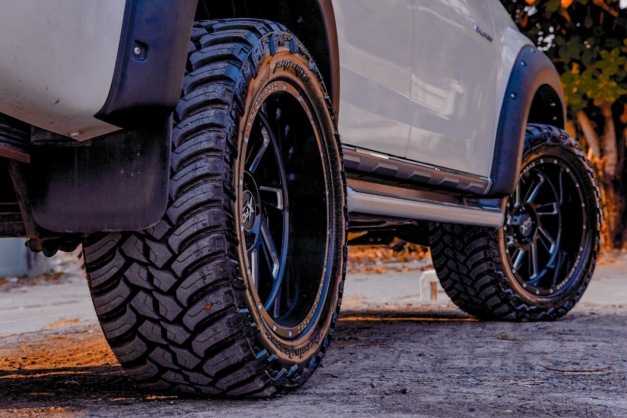 ISUZU D-MAX แต่งเมกา โคตรหล่อที่ STEP9