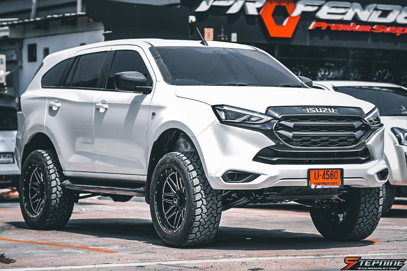 ISUZU MU-X ทรงเมกา ล้นหน่อยๆ