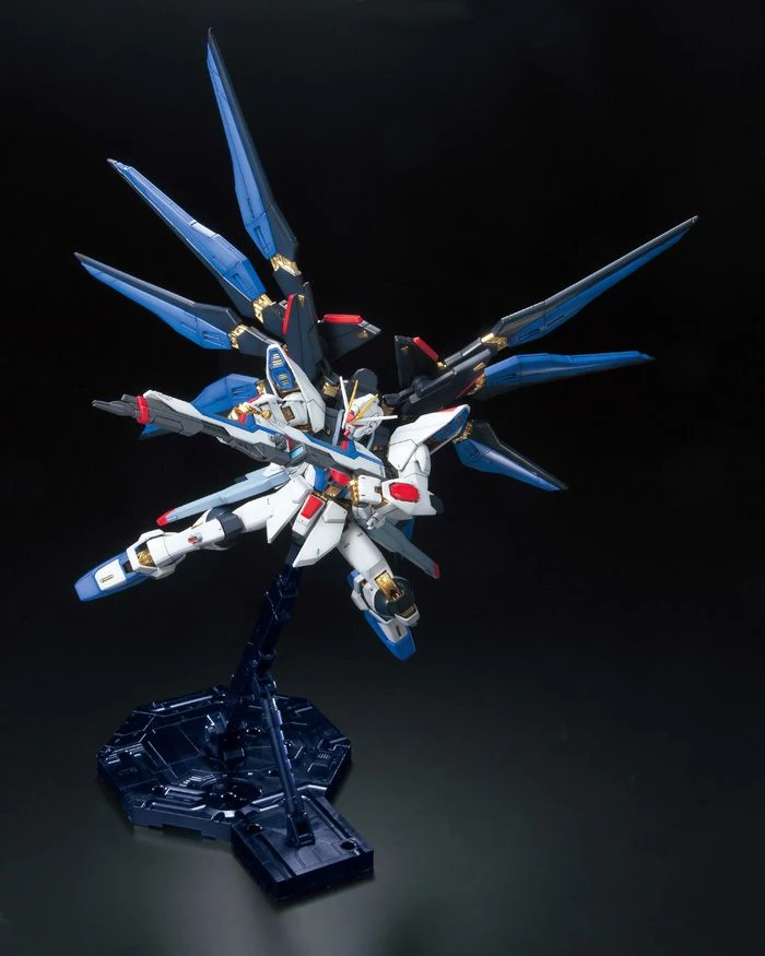 MG 1/100 STRIKE FREEDOM GUNDAM FULL BURST MODE