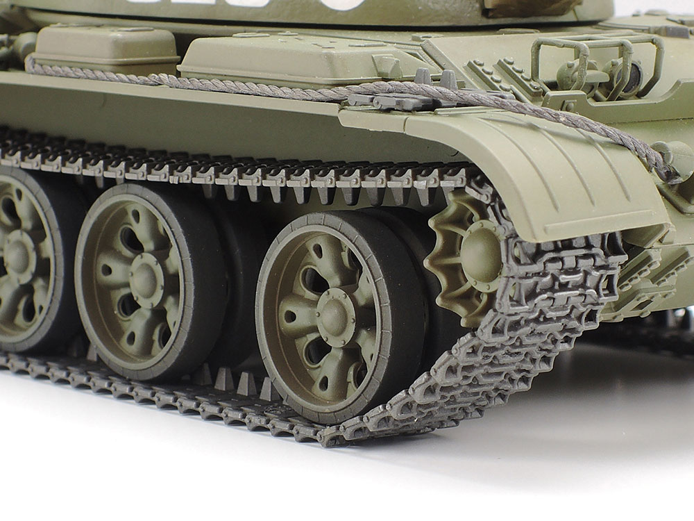 1/48 SCALE RUSSIAN MEDIUM TANK T-55