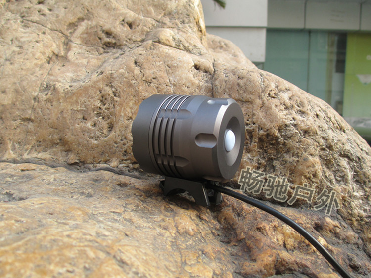 ไฟหน้าจักรยาน CREE XM-L T6 LED 5 ดวง ความสว่าง 6000 Lumen พร้อมแบตเตอรี่ครบชุด (DC)