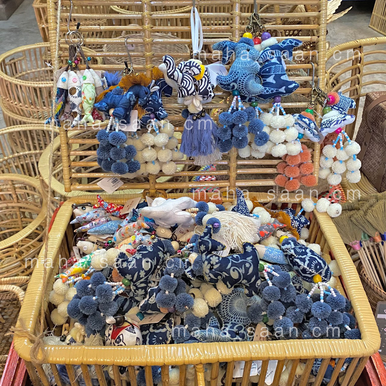 พวงกุญแจผ้า handmade ช้าง ม้า ปลา เต่า กระต่าย ตกแต่งลวดลาย ห้อยกระเป๋า ของฝาก ของขวัญ Keychian