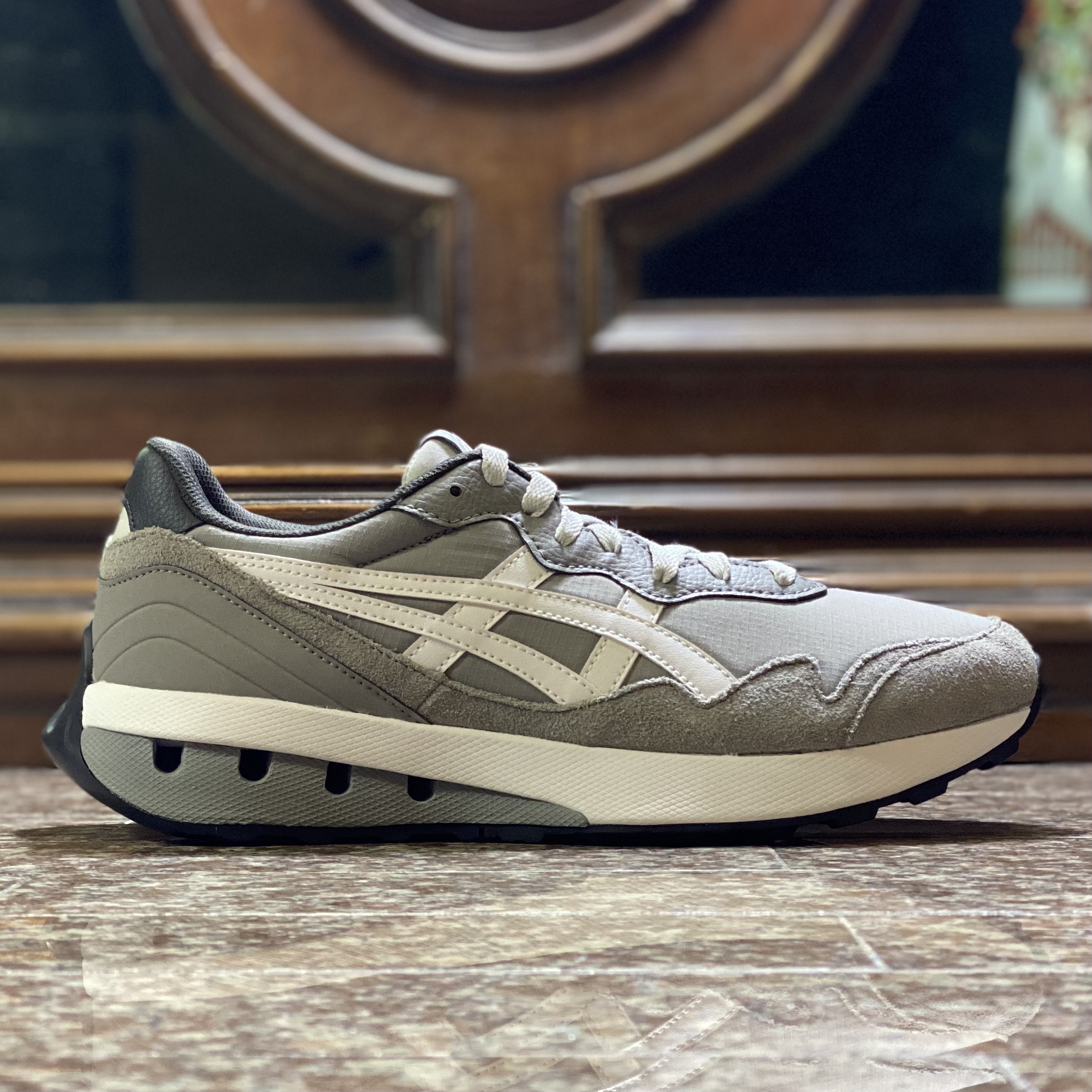 รองเท้า ASICS Jogger X81 ‘GREY’ (M10US)