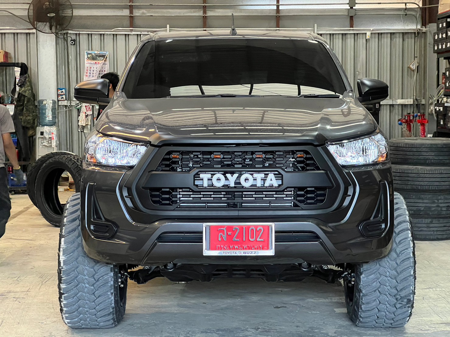 TOYOTA REVO หัวเดียว ทรงเมกา ที่ STEP9