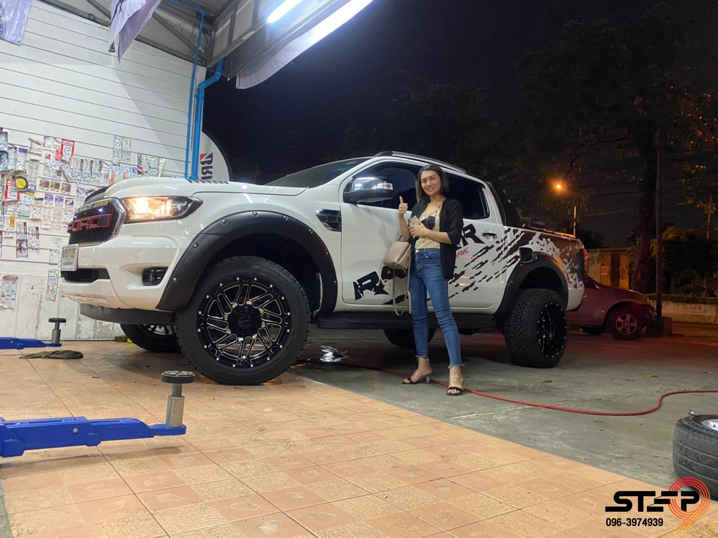 FORD RANGER ล้อขอบ20 OFFROAD MT ติดตั้งที่ STEP9