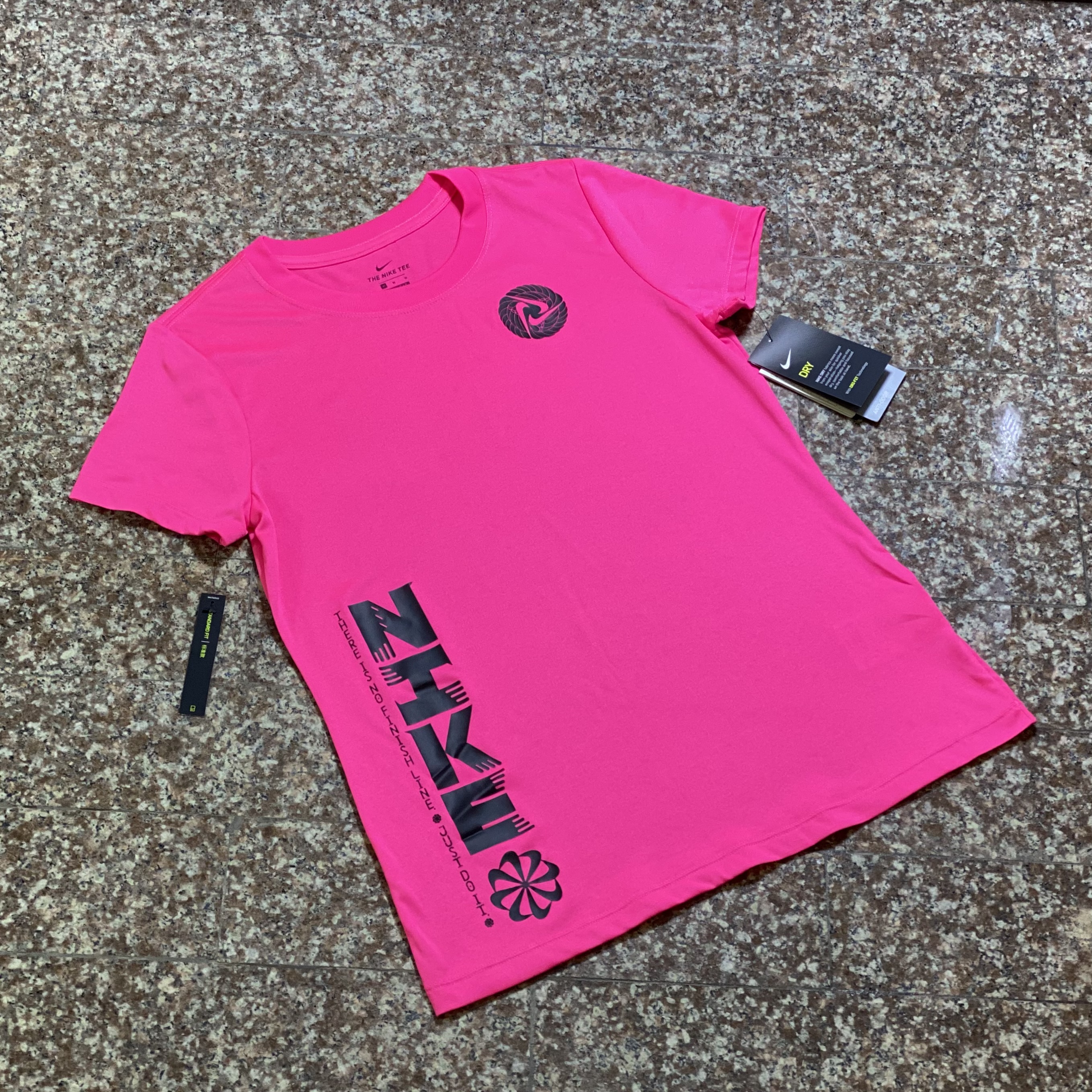 เสื้อ Nike Dri-Fit Icon Clash Tee Women (S)