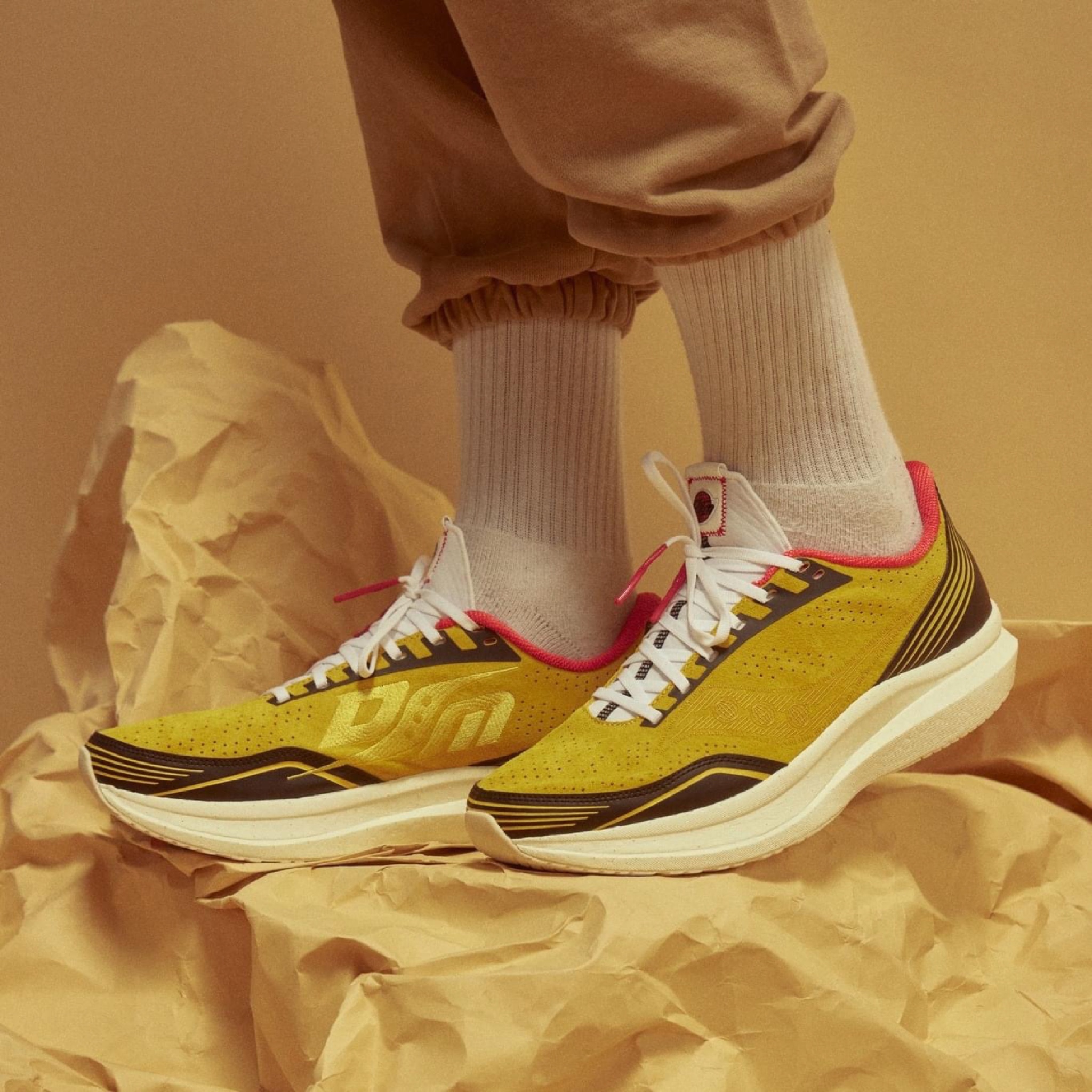 รองเท้า Saucony X Diet Starts Monday Endorphin Pro ‘EXCLUSIVE’ (M8US)