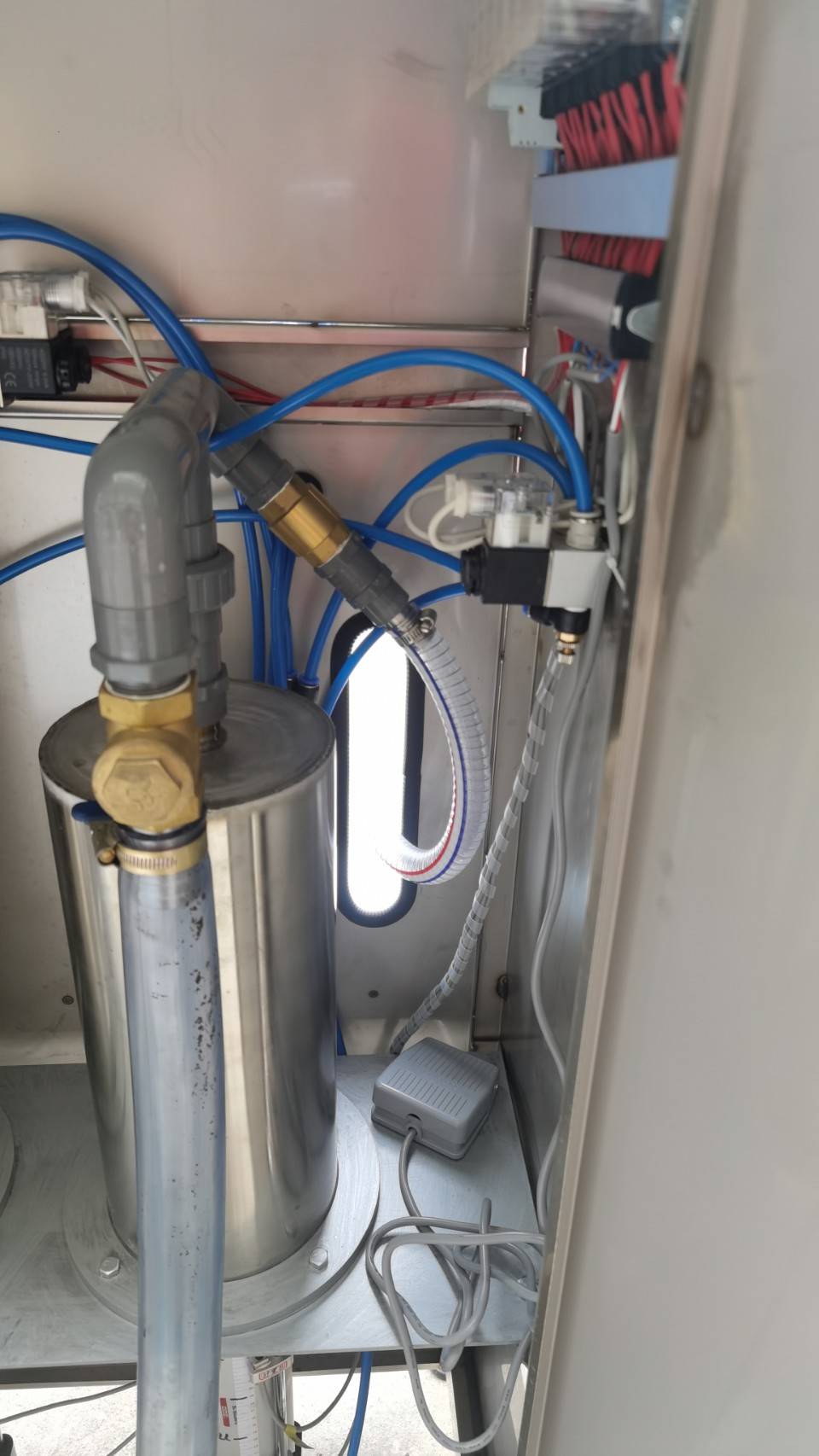 15424 เครื่องบรรจุของเหลวกึ่งอัตโนมัติ ขนาด 100-5000ml สองหัว รุ่น GYJ-2