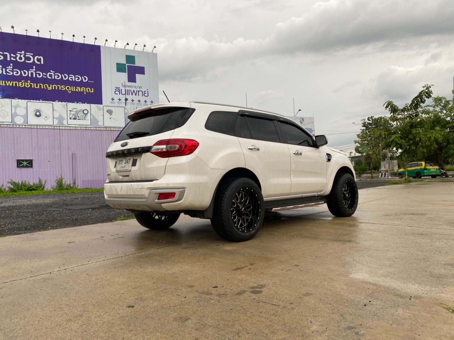 FORD EVEREST แบบไม่ยก