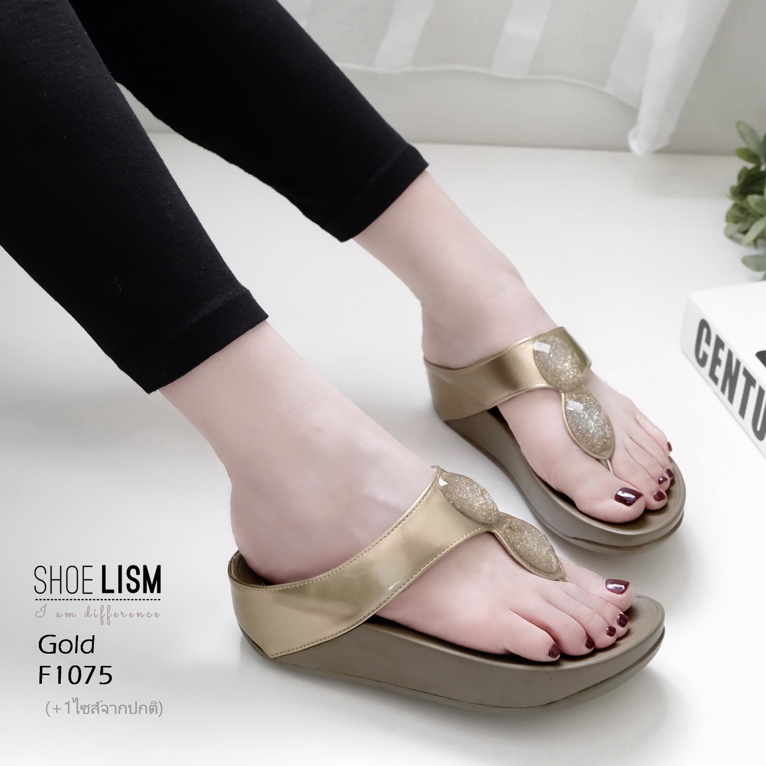 รองเท้าหูคีบ แต่งทับทิม