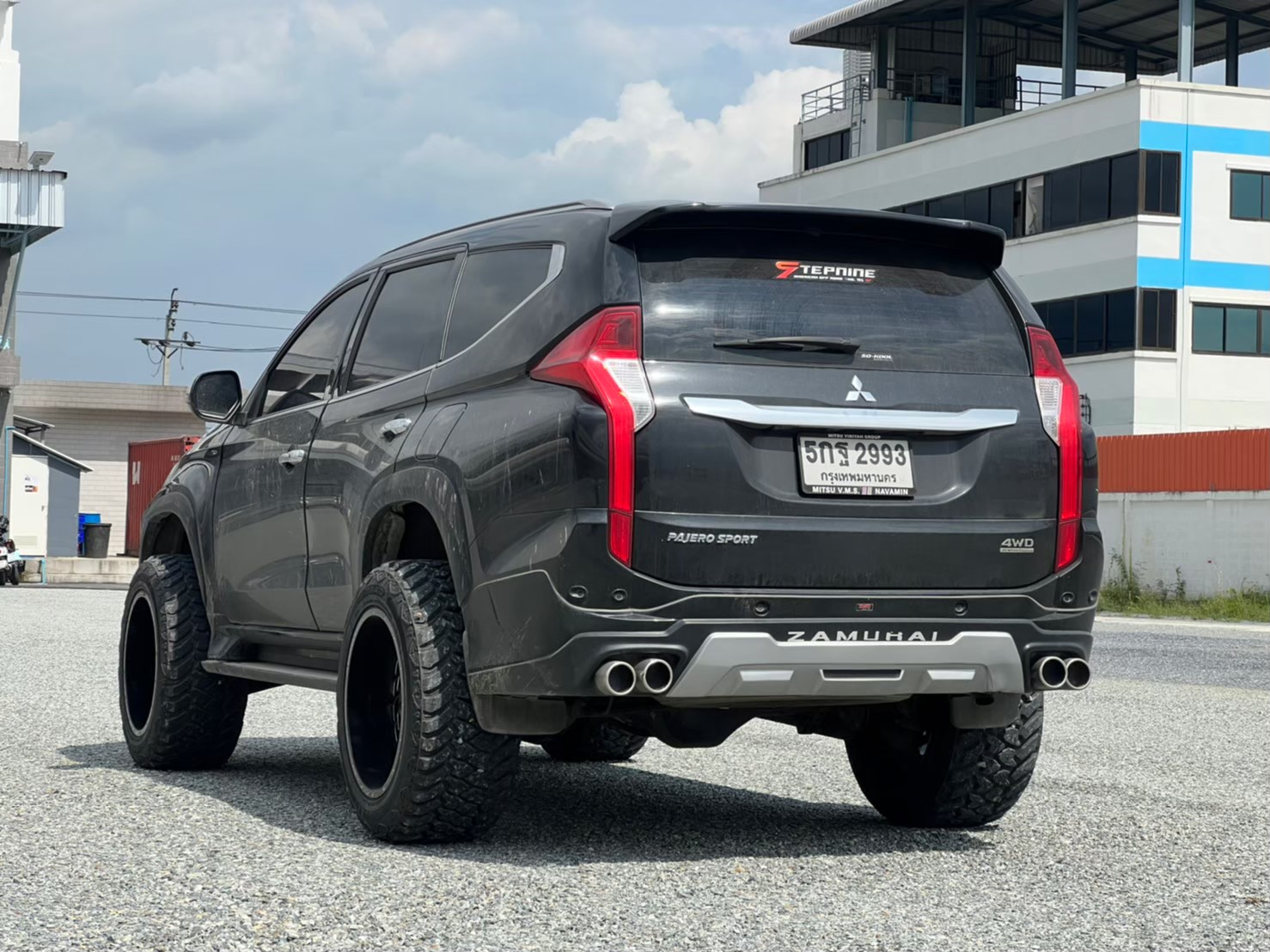 PAJERO_ทรงเมกา ที่ STEP9