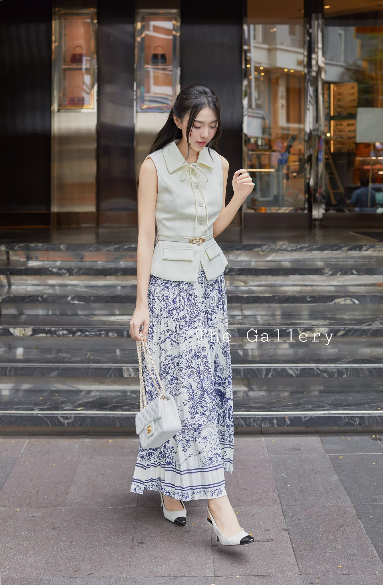 เสื้อและกระโปรงอัดพลีตพิมส์ลายพร้อมเข็มขัดหนังเข้าชุด หรูหรามากๆ เนื้อผ้าหนาพรีเมี่ยมอย่างดี มาพร้อมซับในทั้งเสื้อและกระโปรง จะออกงานหรือใส่ทำงานก็เริ่ดสุดดด