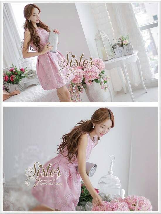 Lightness Aroma of the Beauty Pink เดรสลุคสาวหวาน ตัวนี้สาวๆห้ามพลาดเลยค่ะ ดูคุณหนูไฮโซสุดๆ ดีเทลแขนกุด งานเกรดพรีเมียม เนื้อผ้าอย่างดีประดับเย็บแต่งดอกไม้ผ้าดูมีมิติ