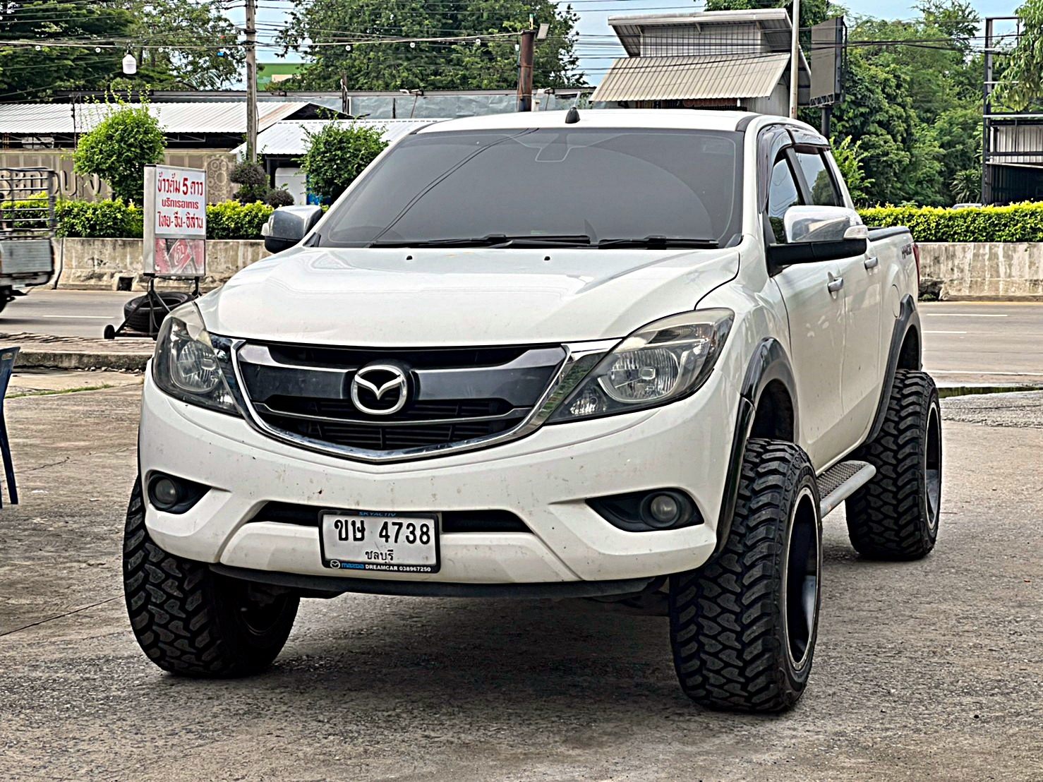ตัวอย่างการแต่งรถแนวเมกา สำหรับ MAZDA