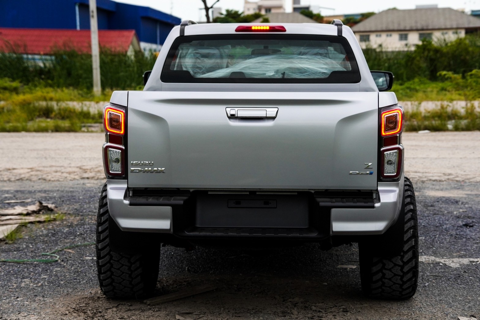 D-MAX ทรงเมกา จัดเต็ม