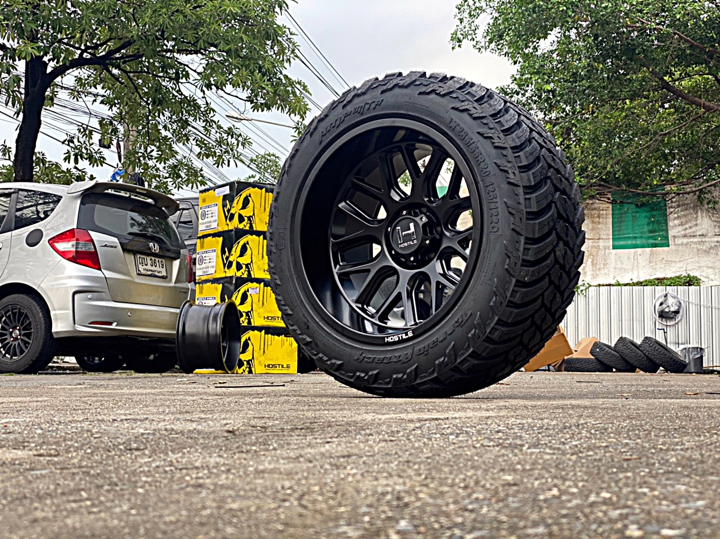 FORD EVEREST ทรงเมกา ล้อ HOSTILE H120 โคตรหล่อ