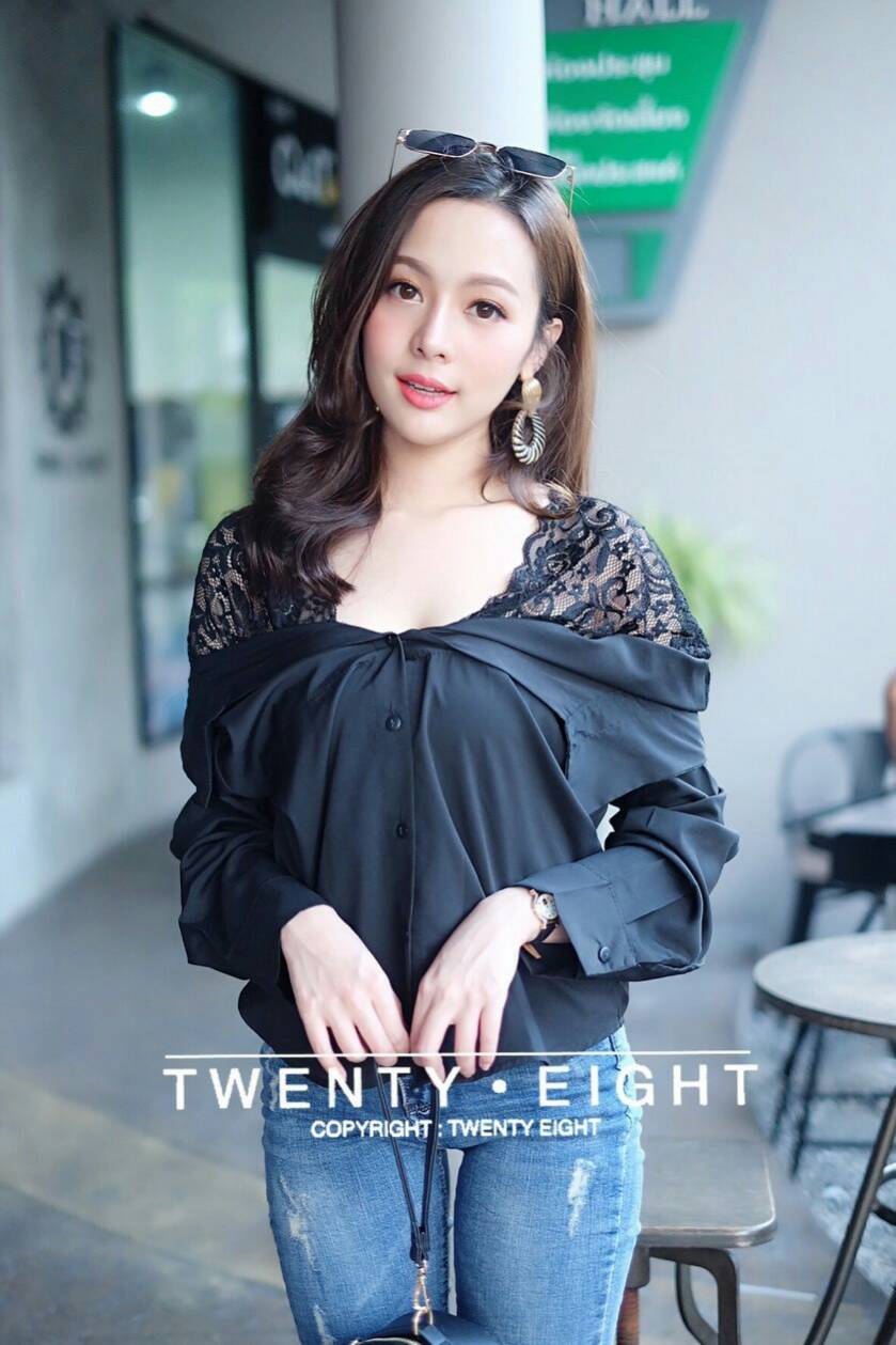 เสื้อแขนยาวแต่งลูกไม้