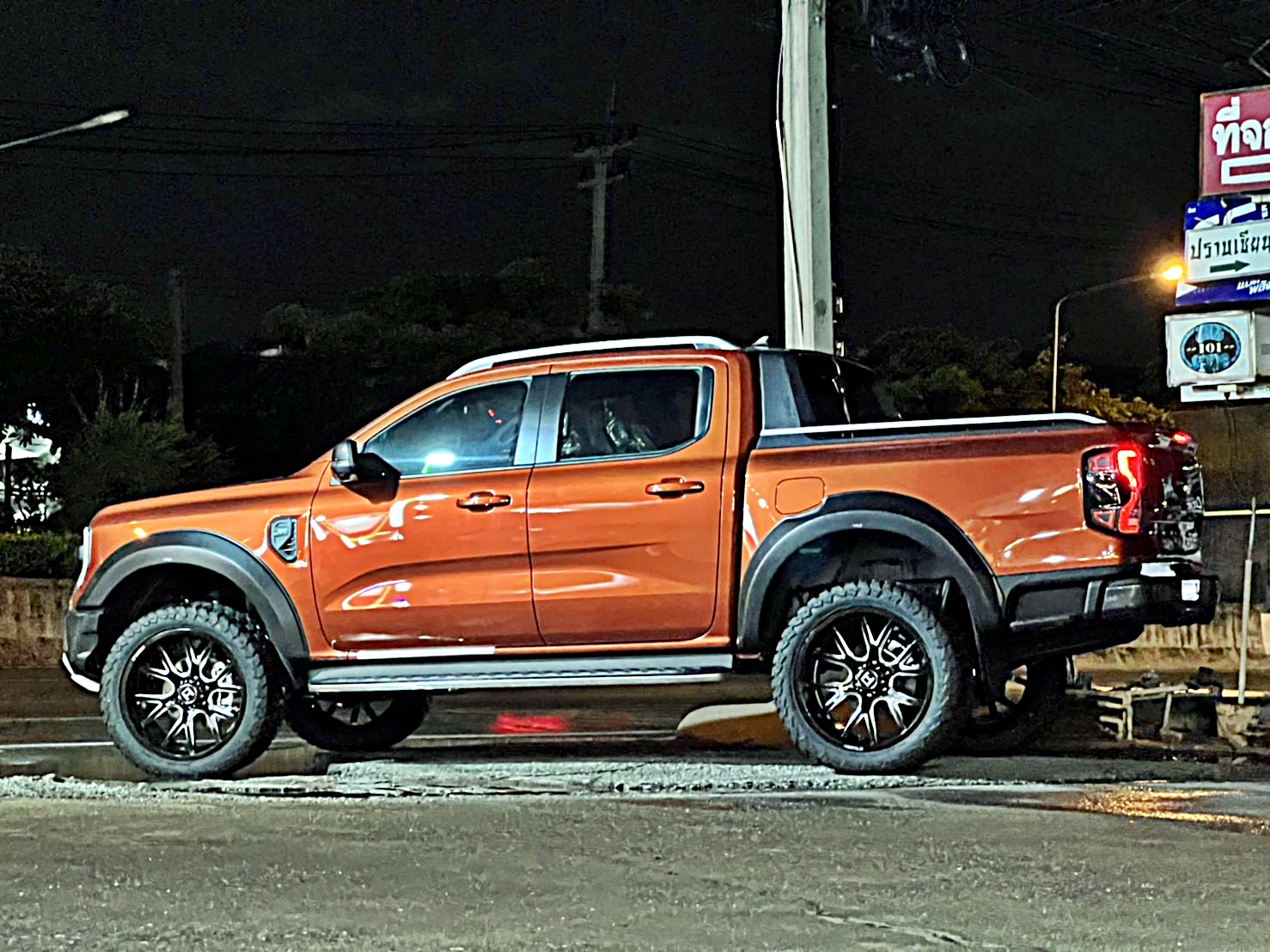 FORD NEXTGEN ล้อแท้ HOSTILE ขอบ22 สเป็คยื่นไม่เยอะ