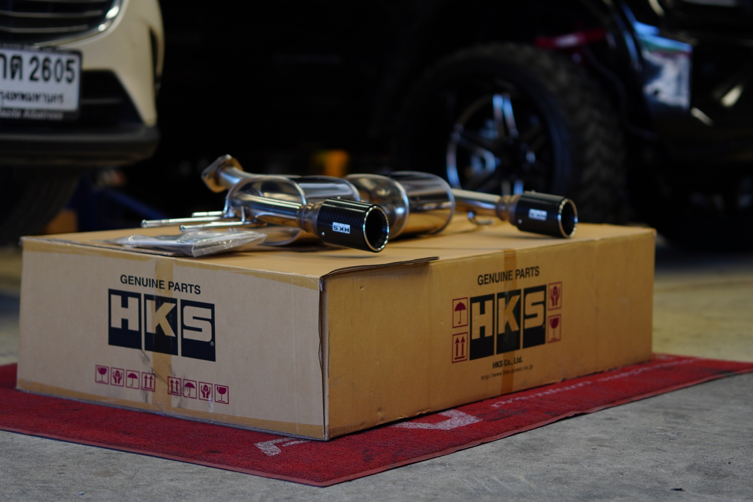 ท่อ HKS ใส่ MAZDA CX3 ท่อคุ่ปลายคาร์บอน