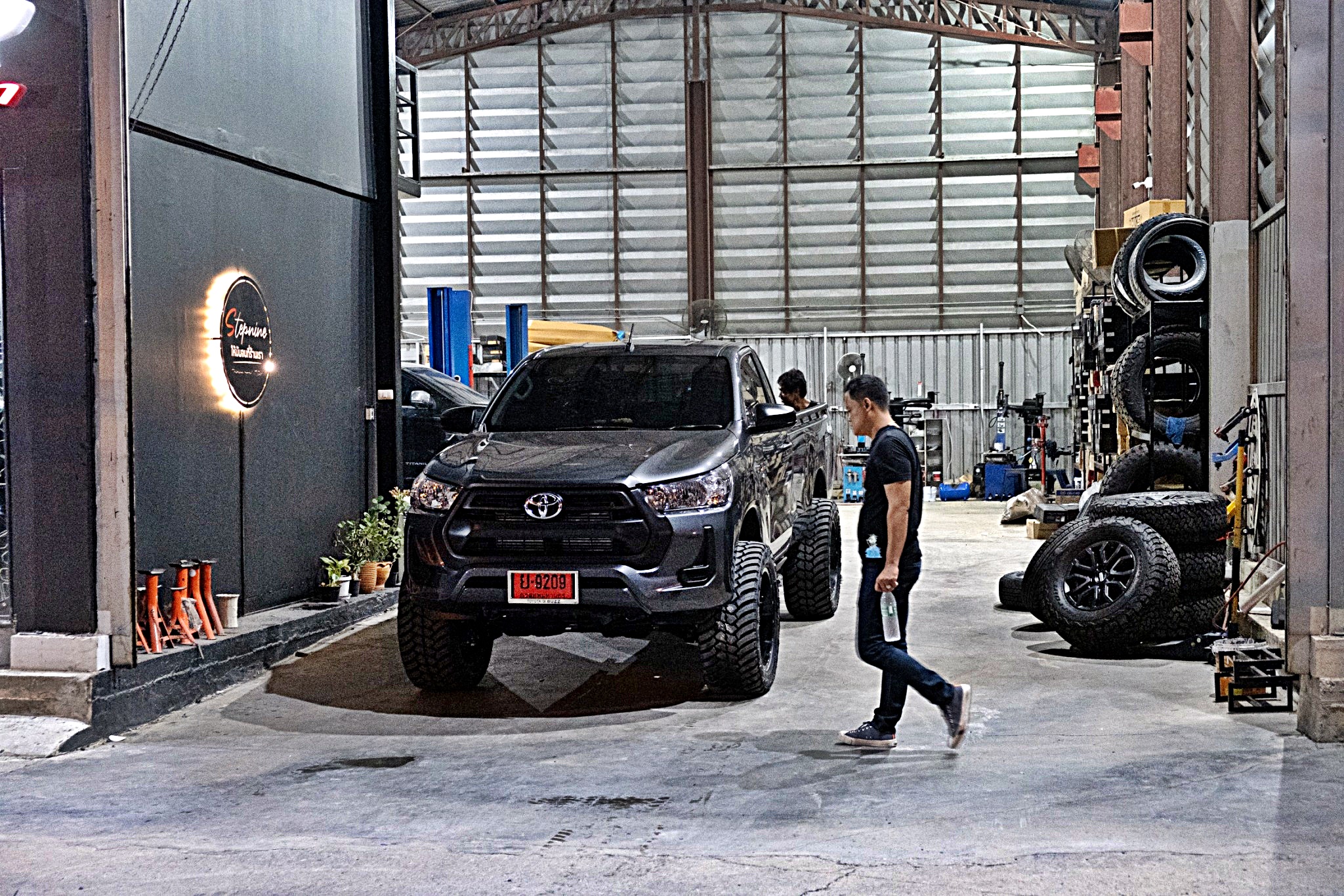 REVO_หัวเดียว_แต่งแนวเมกา