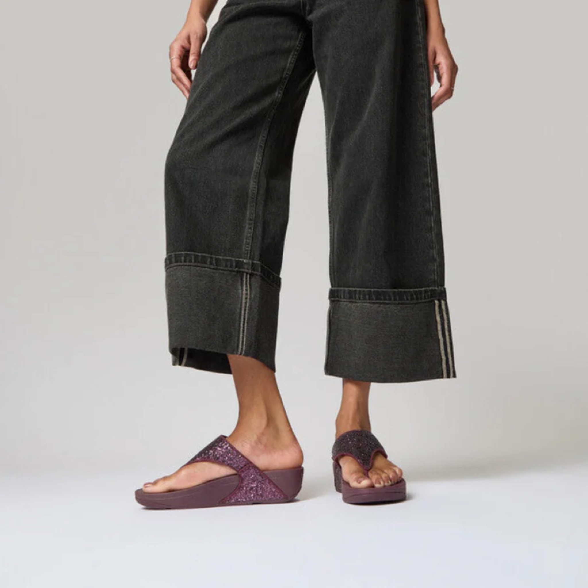 รองเท้า FitFlop Lulu Glitter T-Bar Women Sandals ‘Mauve Wine’ (W7US)