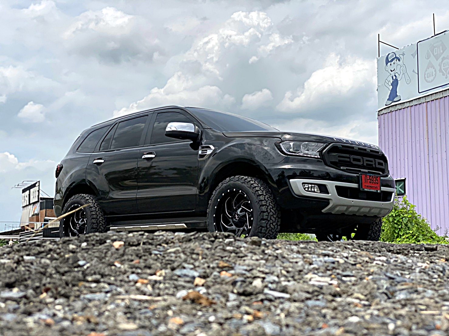 FORD EVEREST ป้ายแดงจัดล้อ20 แบบไม่ยก