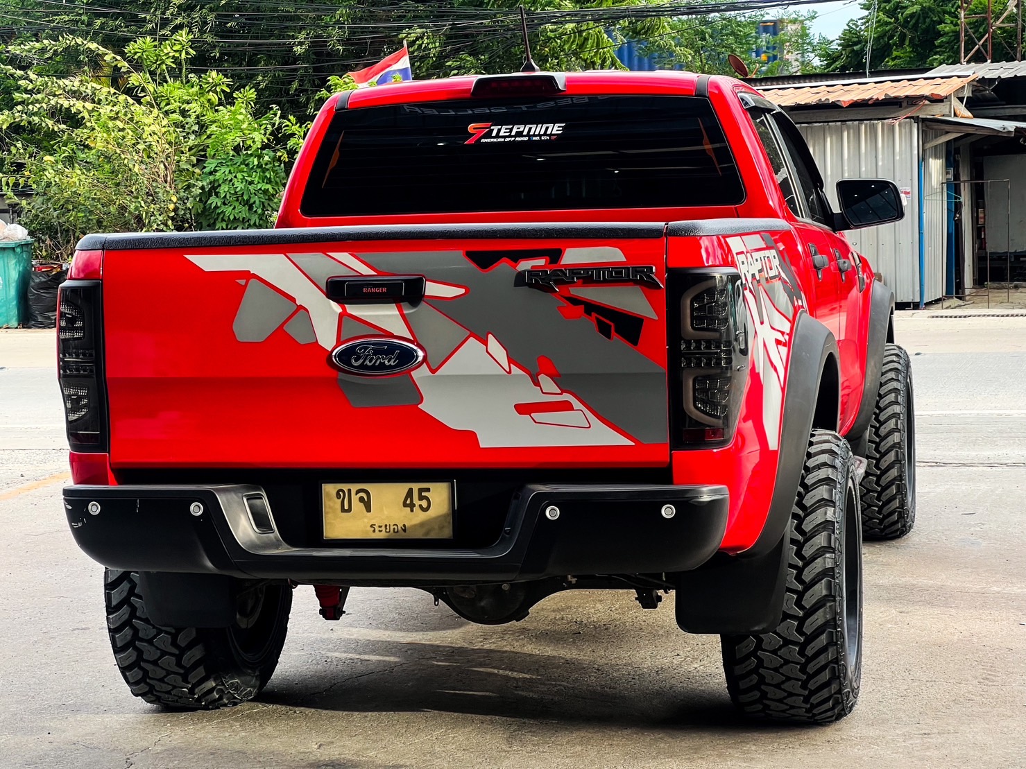 FORD RANGER จองคิวมาจาก ระยอง แต่งรถที่ STEP9