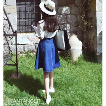 FASHION กระโปรงยีนส์สั้น กระดุมหน้า สม็อกหลังเอวยางยืด แฟชั่น (สียีนส์) รุ่น R112
