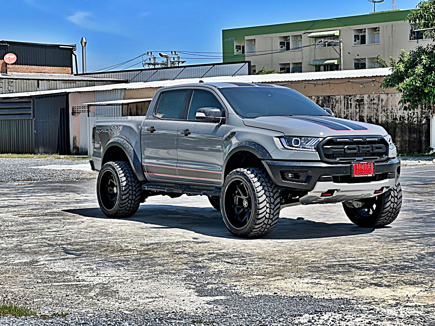 FORD RAPTOR ทรงเมกา่ ล้อ HOSTILE H113