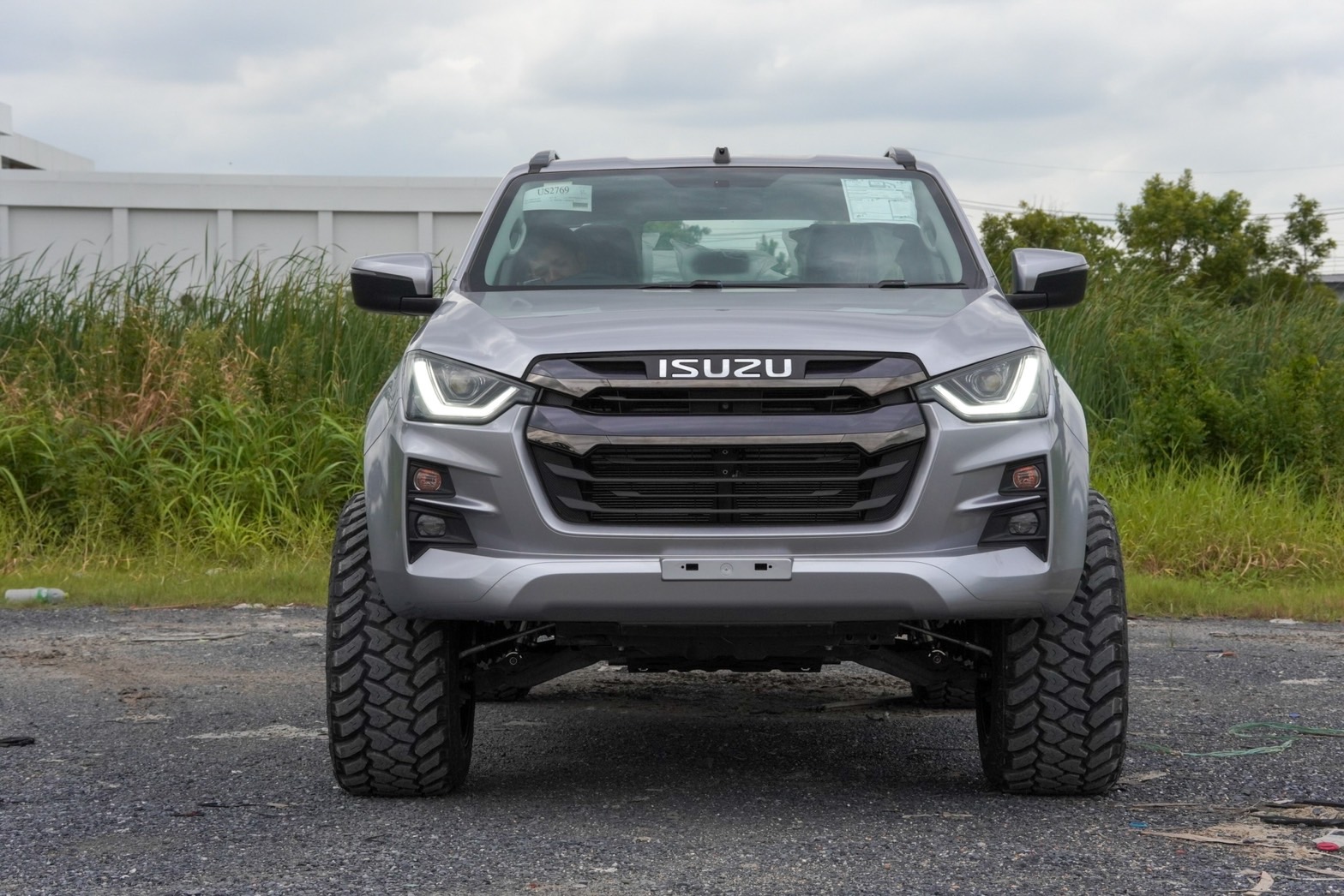 D-MAX ทรงเมกา จัดเต็ม