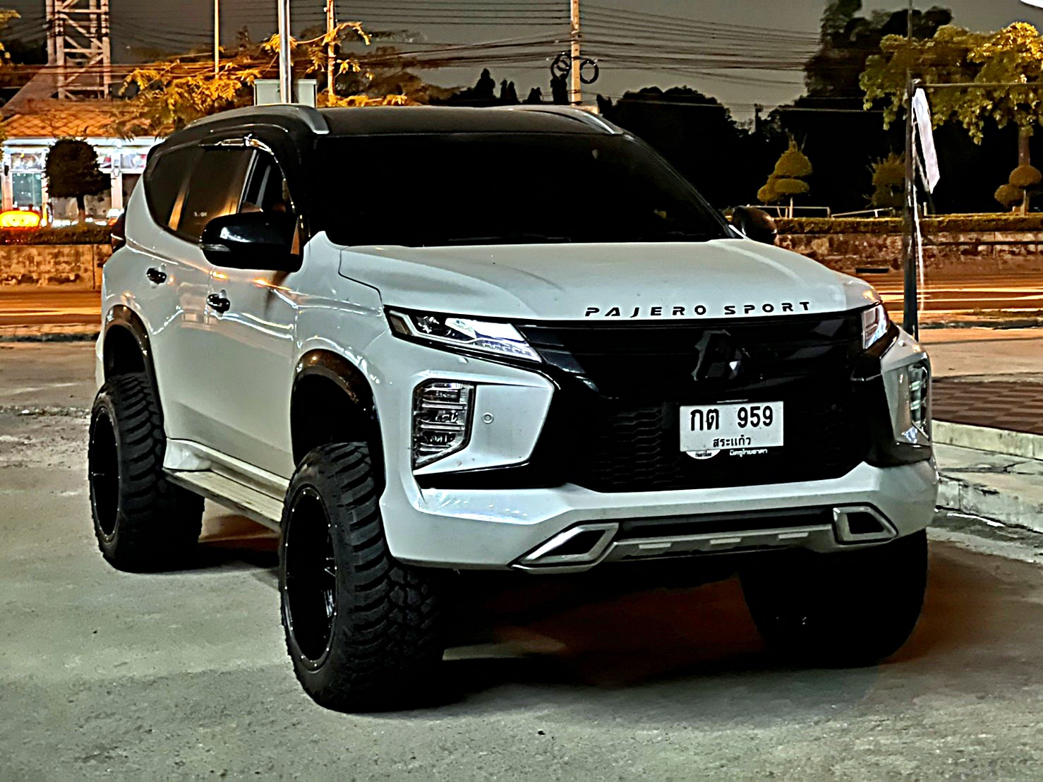 PAJERO SPORT ทรงเมกา ที่ STEP9