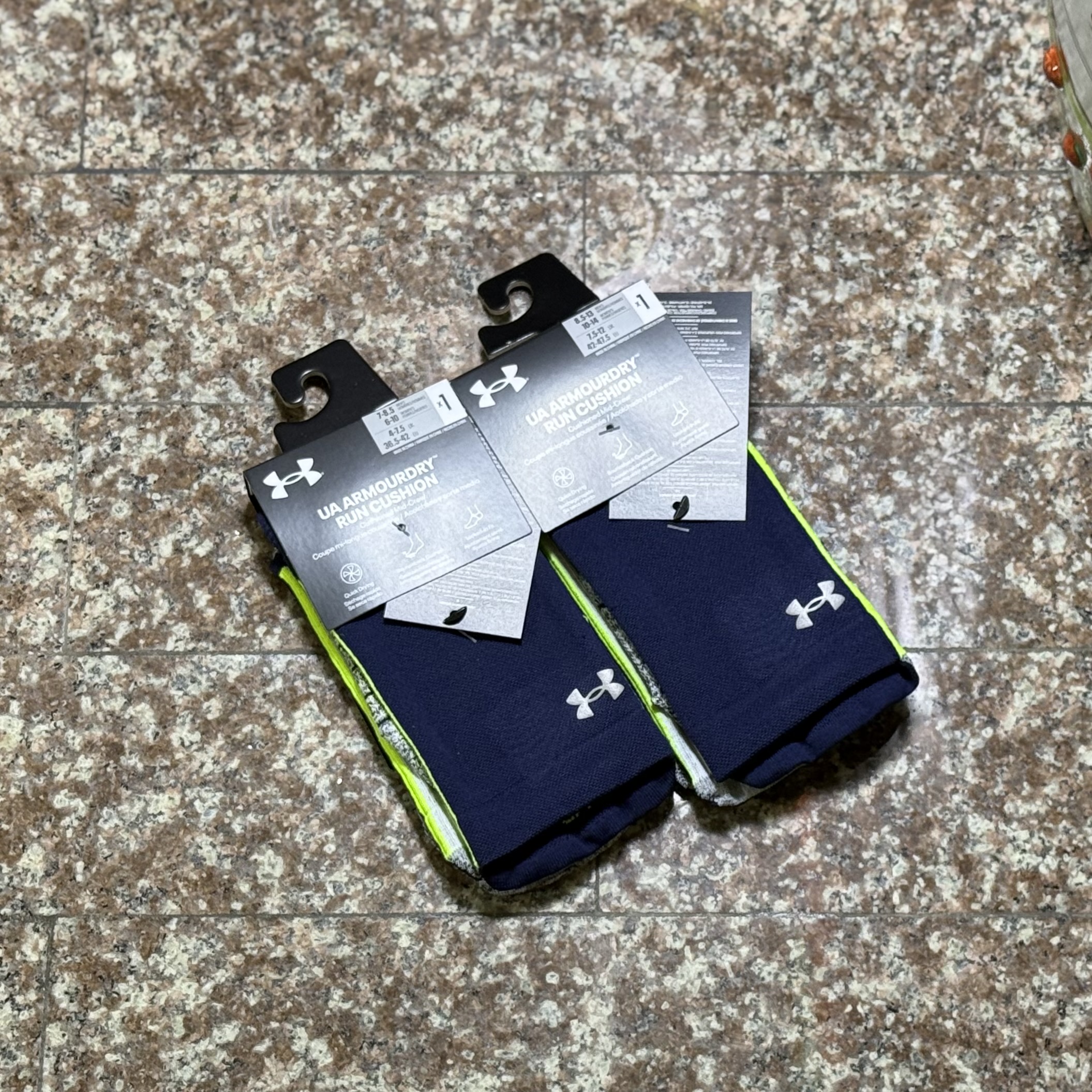 ถุงเท้าวิ่ง Under Armour Cushioned Crew Running Socks ‘Midnight’ (MD,LG)