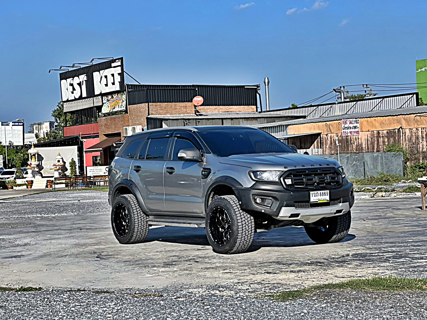 FORD EVEREST ทรงเมกา ล้อ FORCE ที่ STEP9