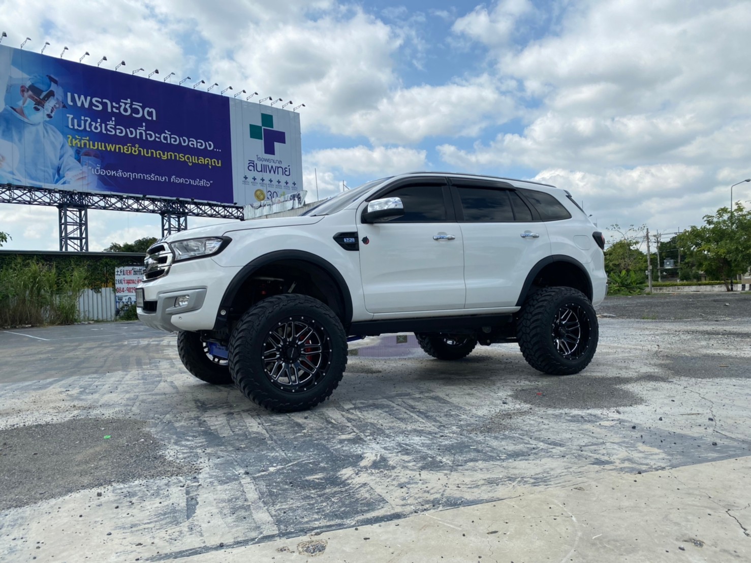 FORD EVEREST ยก6นิ้ว จัด FULLSET ที่ STEP9