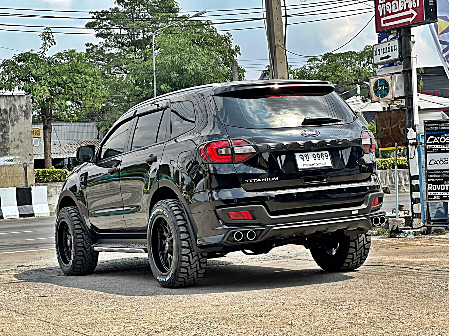 FORD EVEREST ขอบ20 แบบไม่ยก