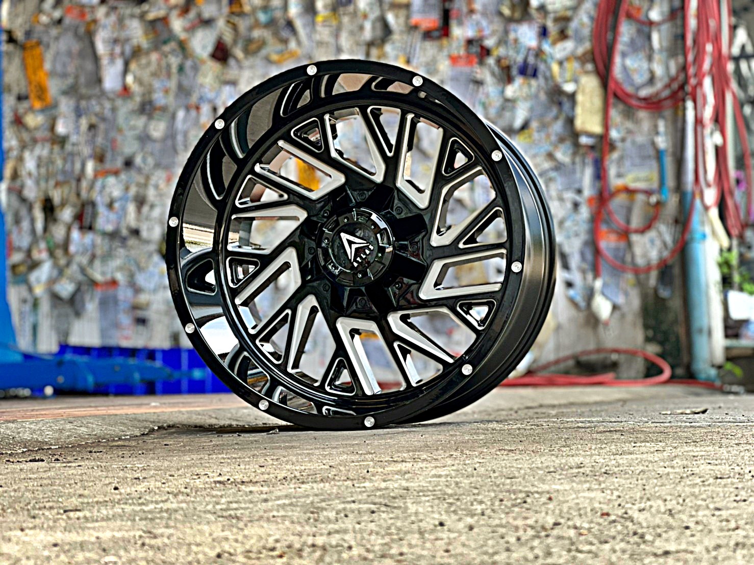 มาใหม่ ATLAS LP105 20X12.0 ET-44 6/139.7