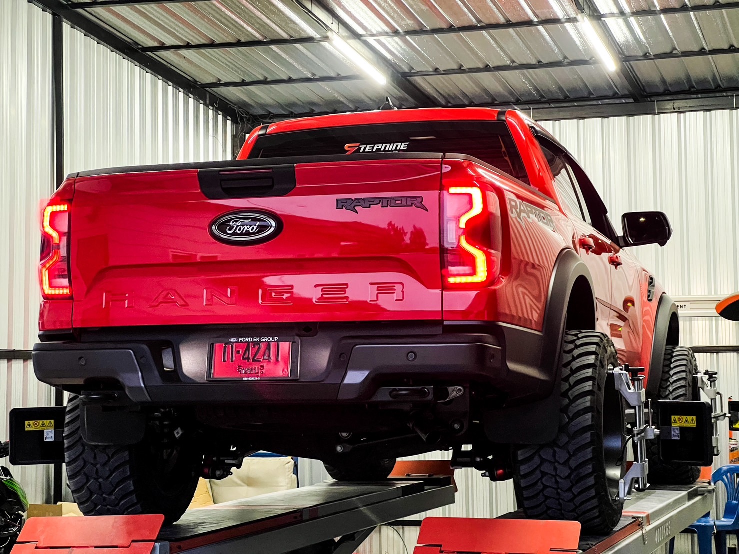 FORD RAPTOR DIESEL ทรงเมกา จองคิวมาจากระยอง