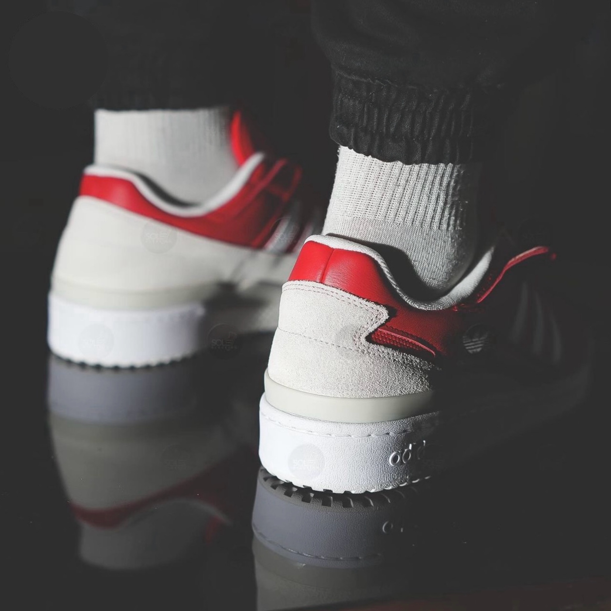 รองเท้า Adidas Originals Forum Low CL (M10.5US)