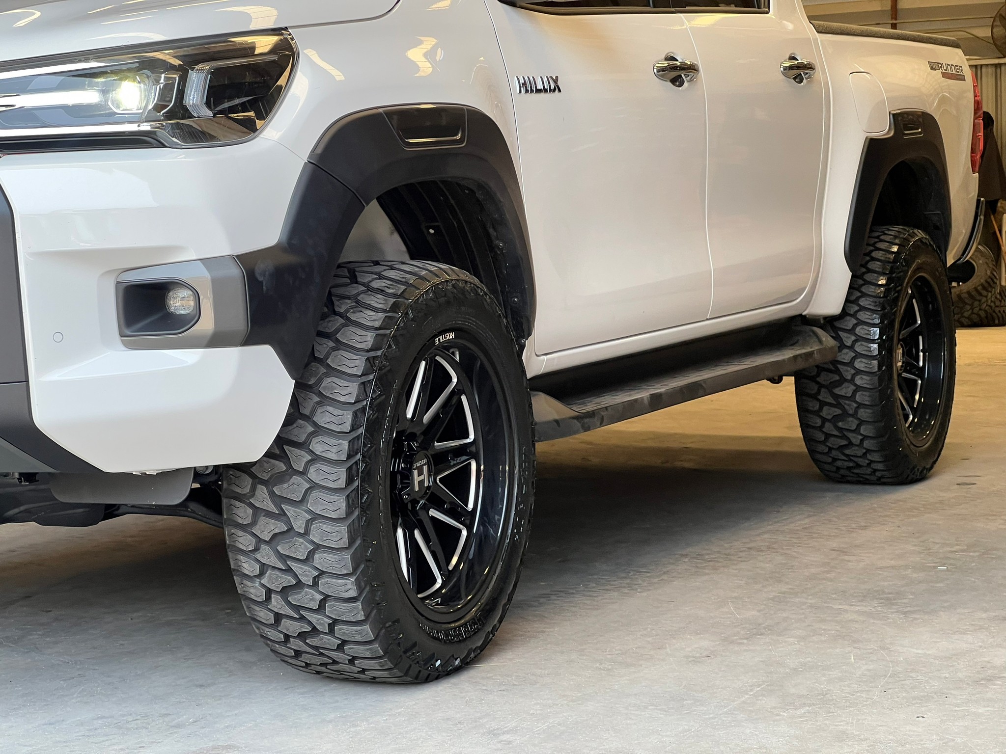 TOYOTA REVO ทรงเมกา จัดล้อแท้