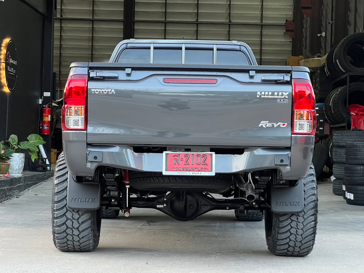 TOYOTA REVO หัวเดียว ทรงเมกา ที่ STEP9