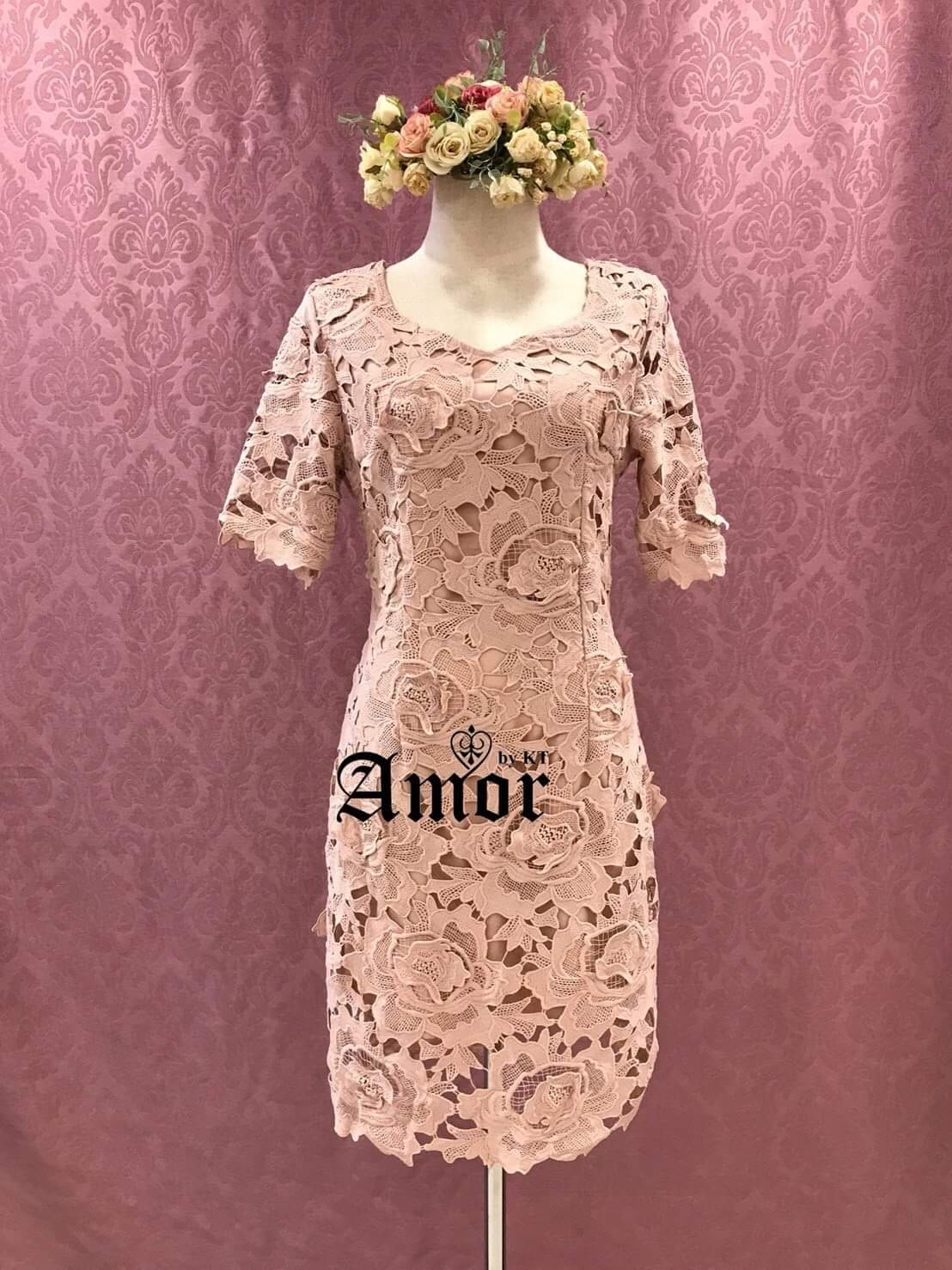 ชุดเดรสลูกไม้ ดอกลอย 3 มิติ