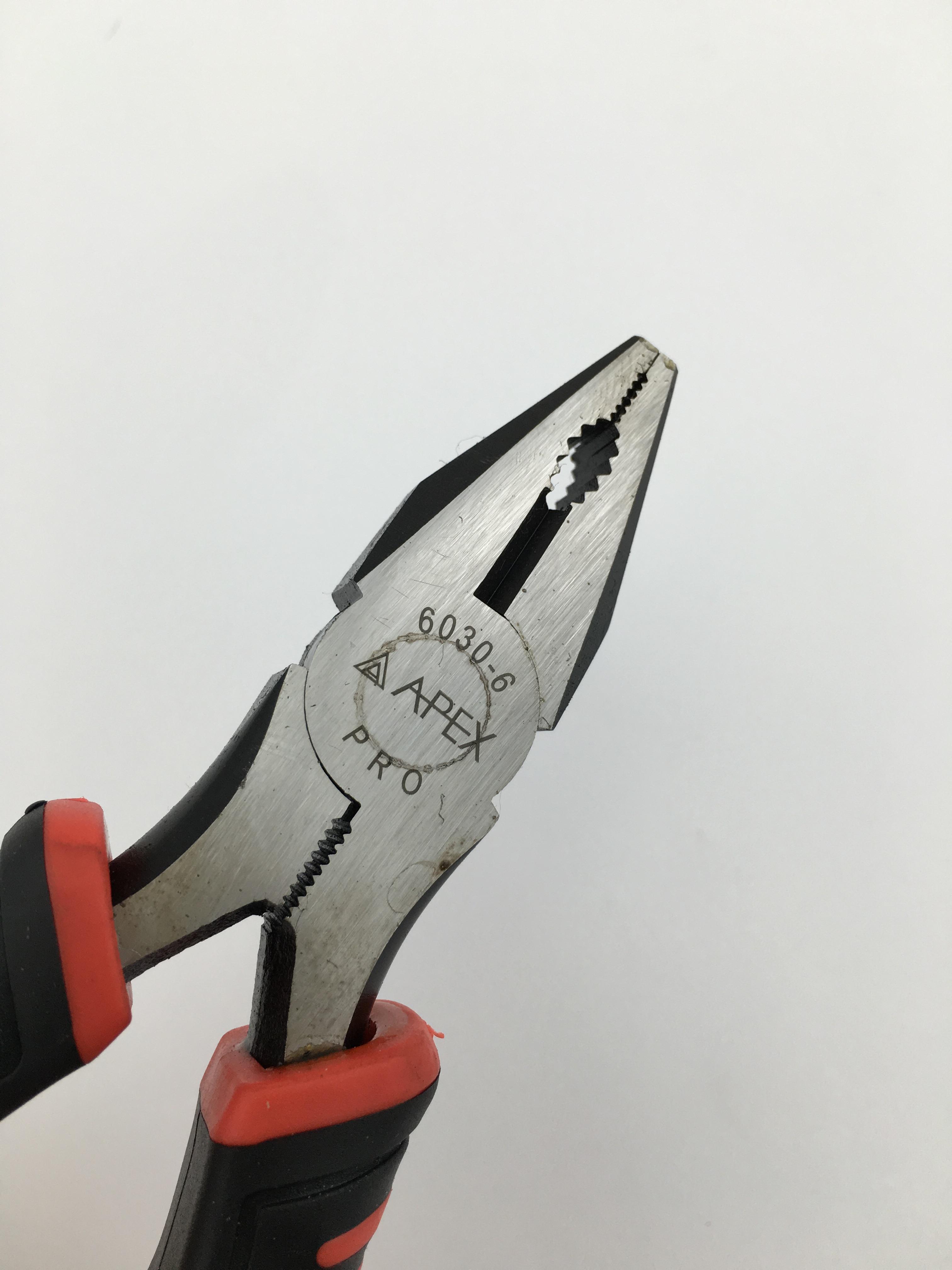 คีมปากจิ้งจก ด้ามแดงดำ ขนาด 6" ยี่ห้อ Apex