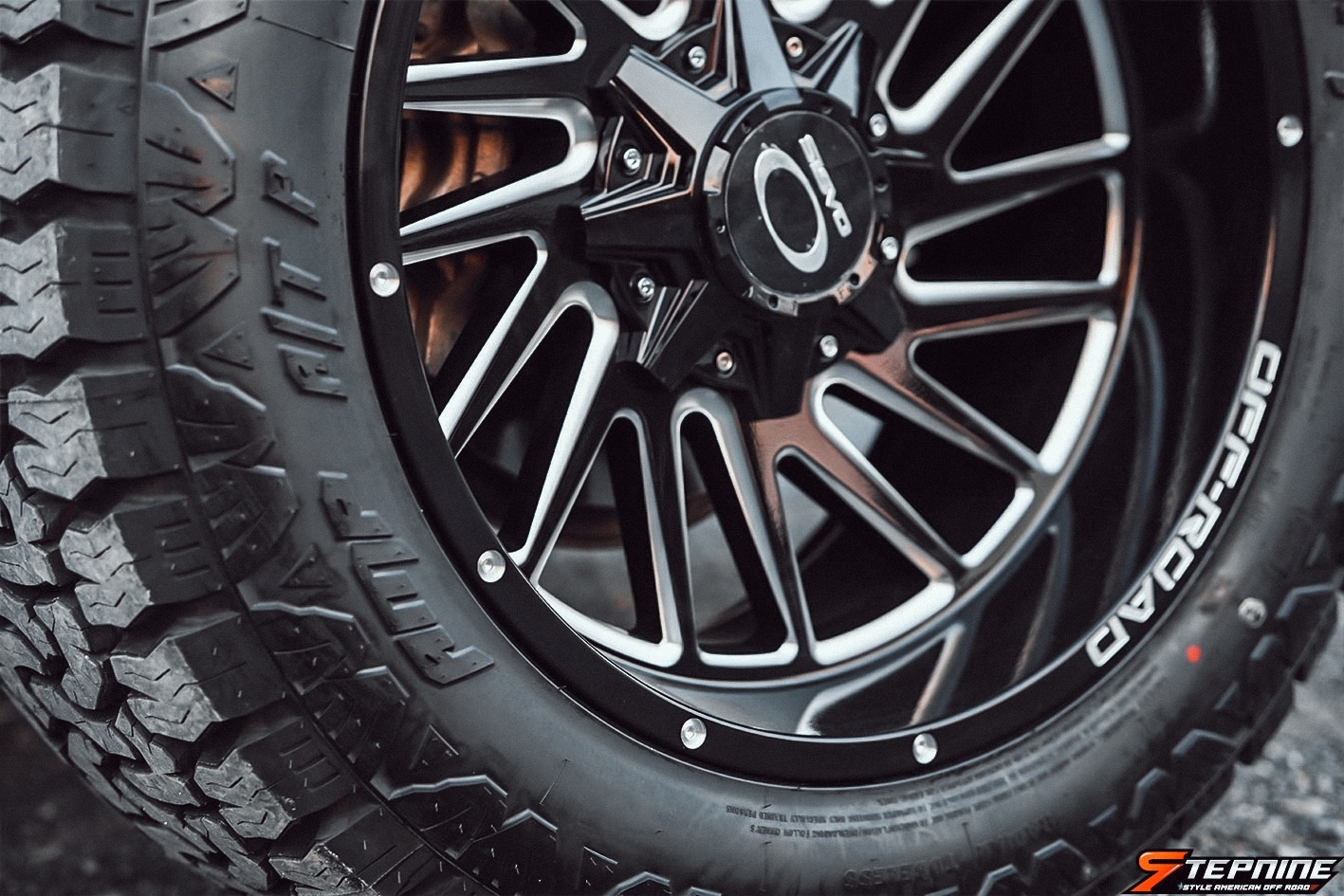 TOYOTA REVO ROCCO แต่งทรงเมกาที่ STEP9