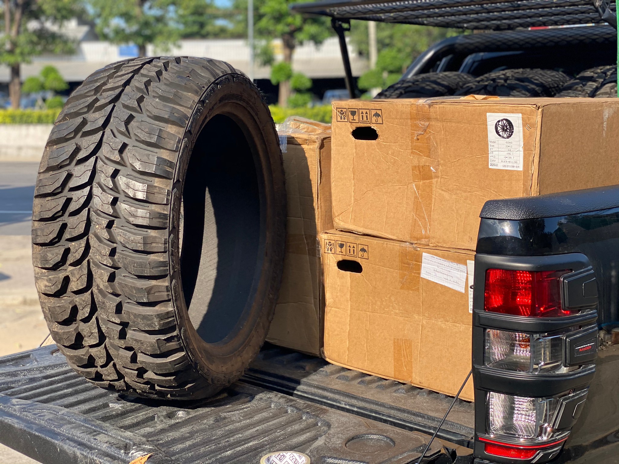 MAGNETIC 22x12 ET-44 CROSSWIND MT 33/12.5R22