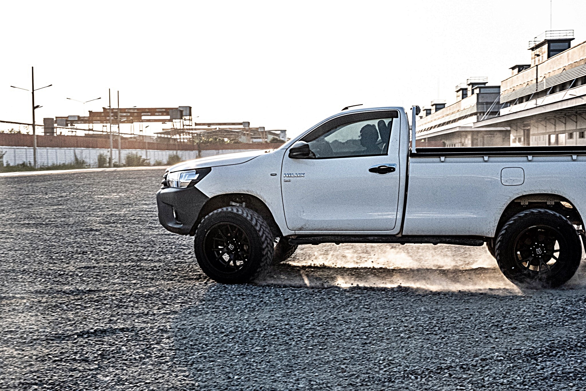 REVO หัวเดียว จองคิวจากแพร่ ทำทรงเมกาที่ STEP9