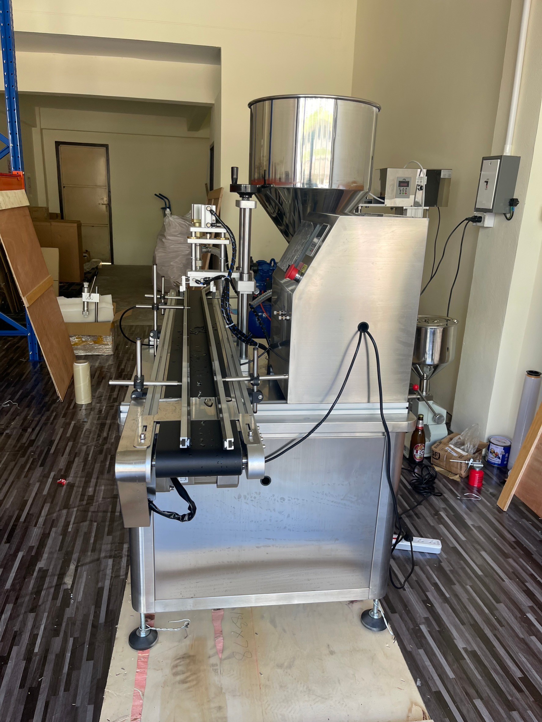 🌈13007 เครื่องบรรจุของเหลว แบบสายพาน ควบคุมด้วยระบบ PLC รุ่น HD40-1 automatic filling machine 5-100ml