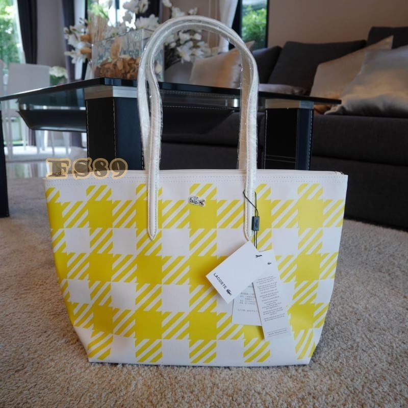กระเป๋า LACOSTE PVC TOTE BAG โทนเหลืองขาว